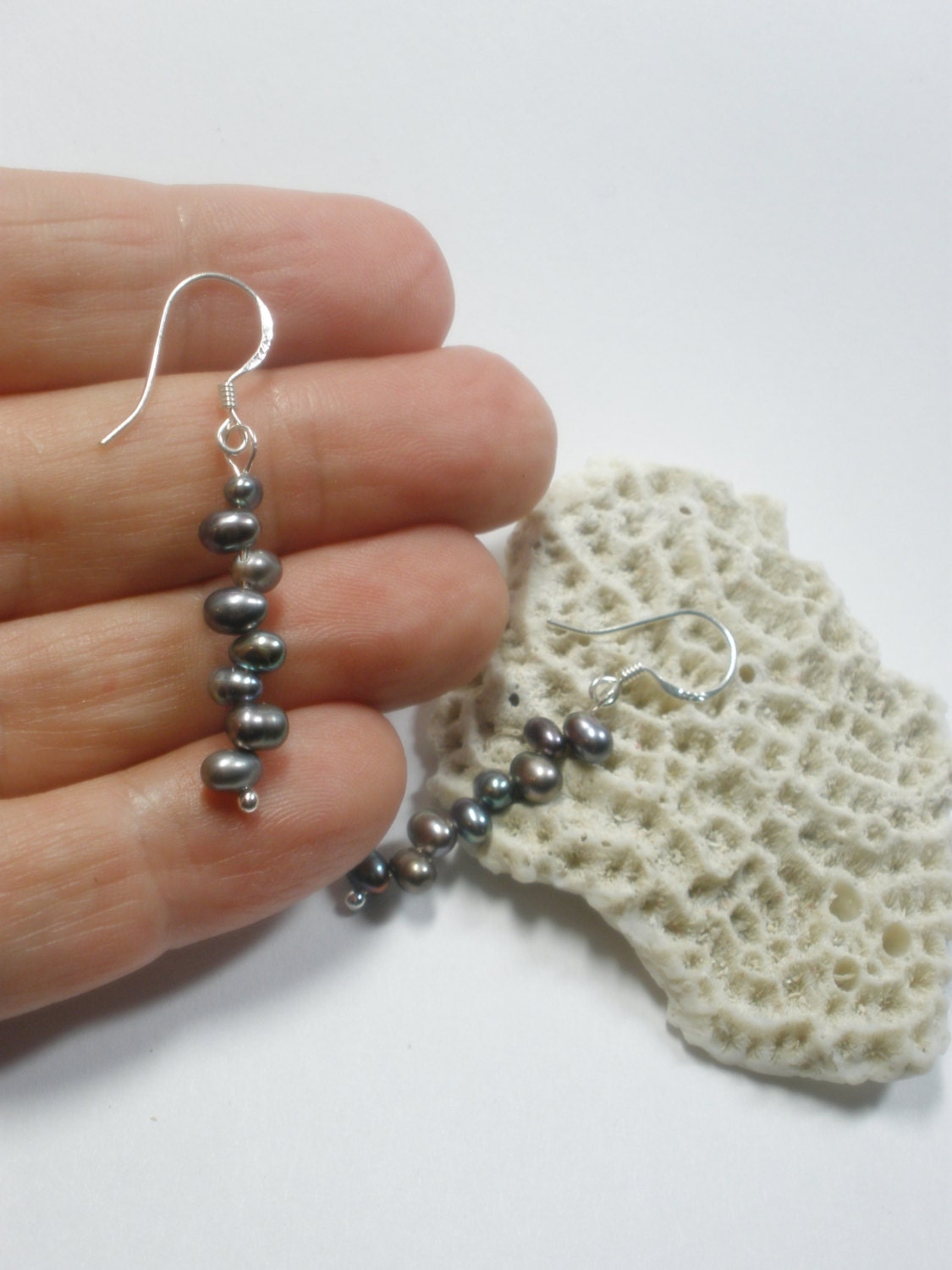 Freshwater pearl pearl earrings modern mom by ArtandSoulStudios