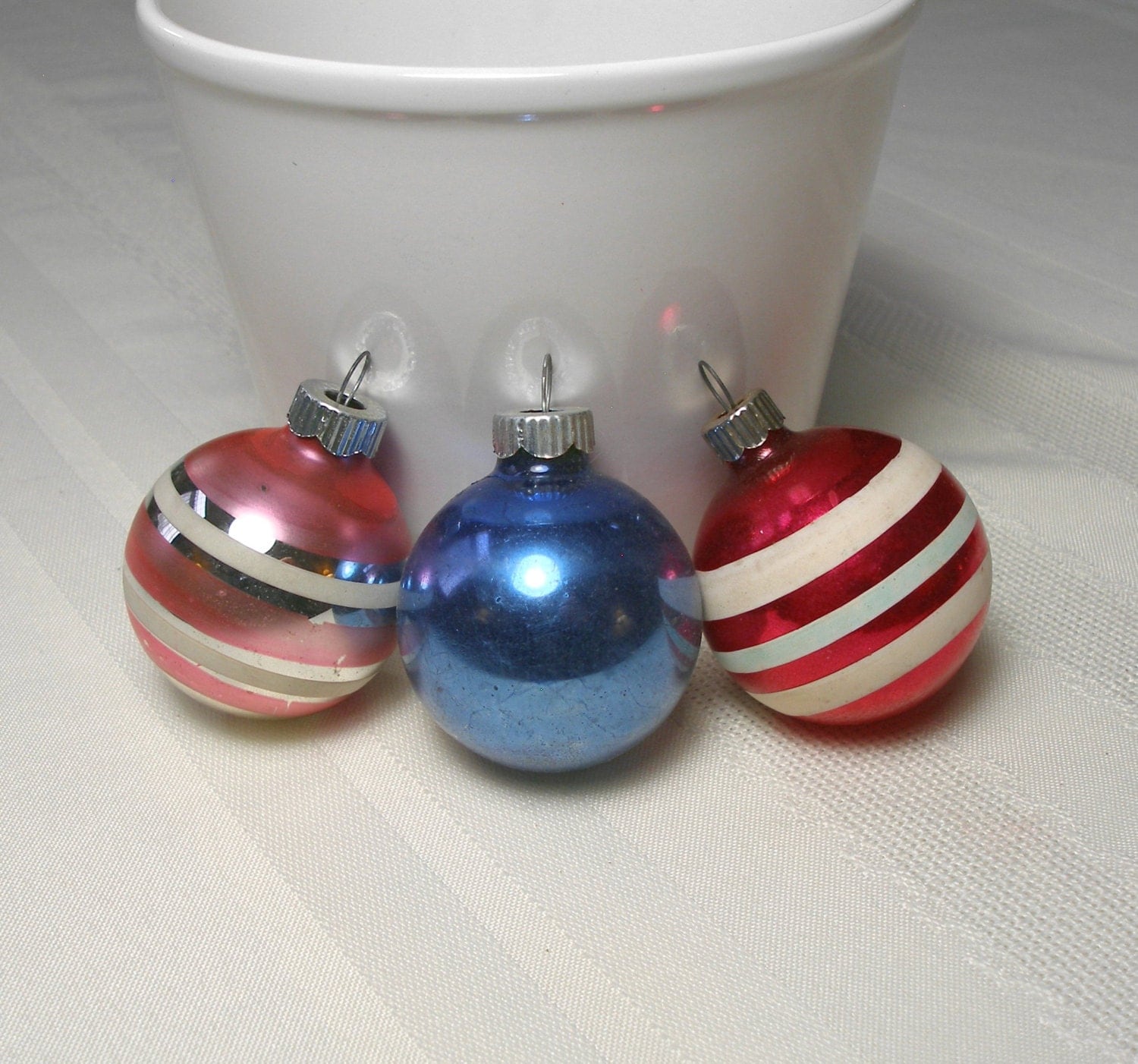 Vintage Shiny Brite Ornament Set In Assorted Colors Three