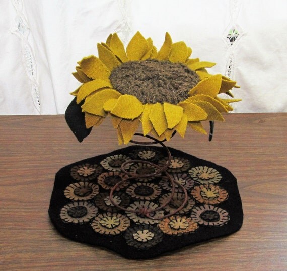 Sunflower rusty spring Make do Fall primitive folk art  home decor FAAP