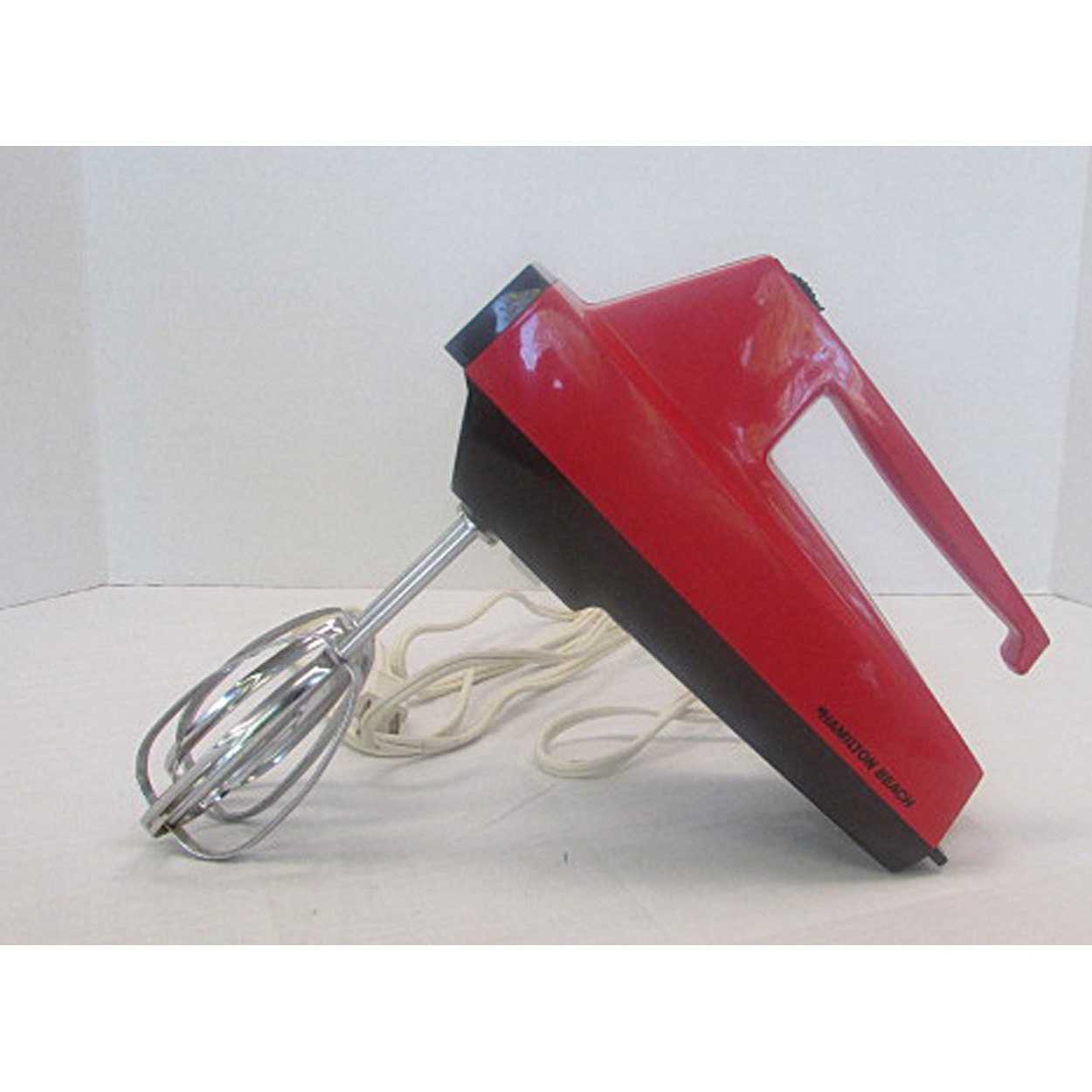 Red HamiltonBeach Scovill 1950s Vintage Hand Mixer Works