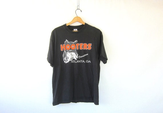 black hooters t shirt