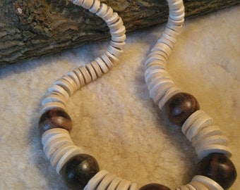 Collier rondelles en bois, rocailles et perles de bois