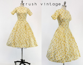 40s Dress Floral XXS / 1940s Vintage Dress Print Rayon / Chrysanthemum Dress