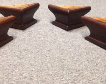 ENG35678. Carton of 4 sofa legs