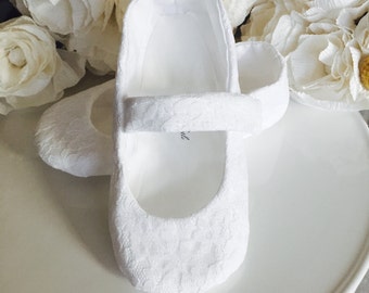 Baby Girl Shoes, Toddler Girl Shoes, Flower Girl Shoes, White Lace Mary Janes, Ivory Lace, Blush Lace, Shabby Baby, Christening Shoes