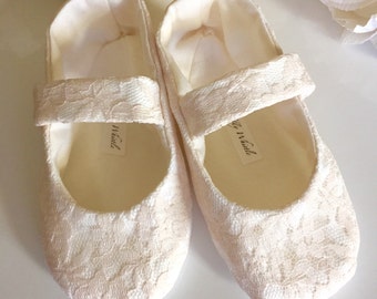 Baby Girl Shoes, Toddler Girl Shoes, Flower Girl Shoes, Blush Lace Mary Janes, Ivory Lace, White Lace, Shabby Baby, Christening Shoes