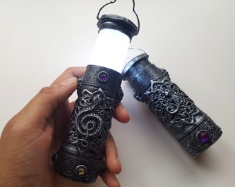 Laveau Magic Lantern - New World Magischola