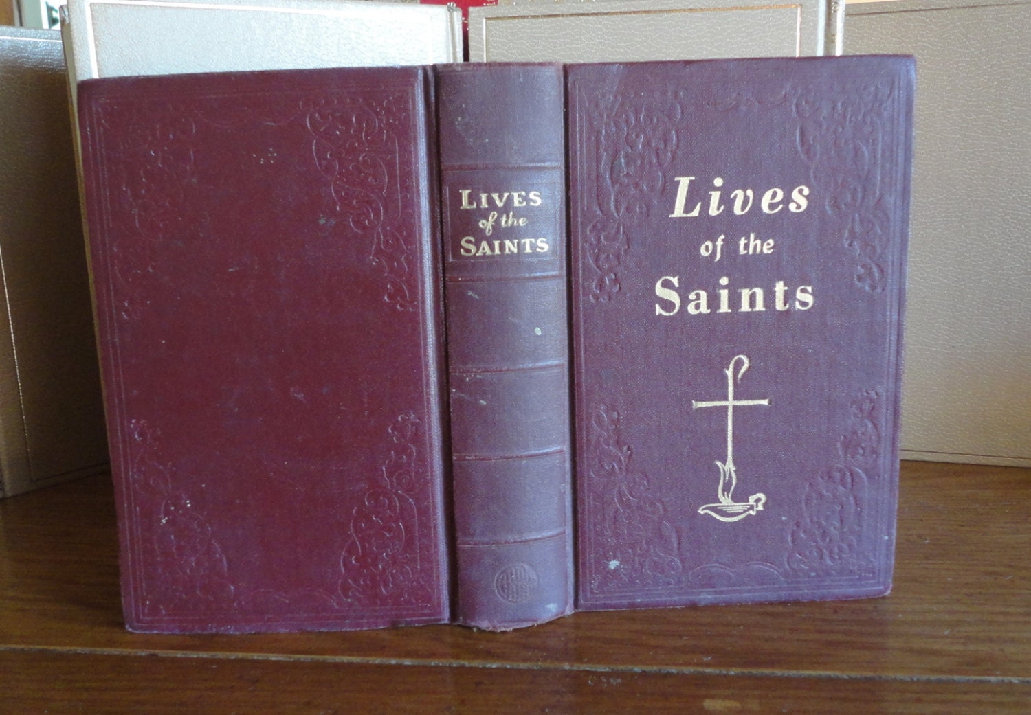 1955 Vintage Lives of the Saints Illustrated Ornate Cloth