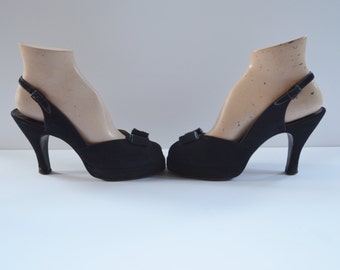 1940s Womens Shoes by Palter DeLiso Peep Toe Pumps Black Suede Pump with 3" Heel Faille Ribbon Trim and Bow Small Size 6 Size 5 Rockabilly