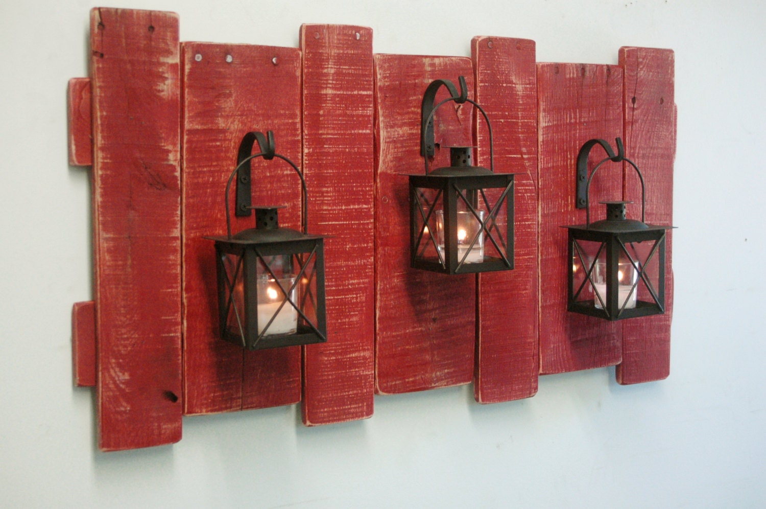 Pallet Wall Decor with Lanterns Rustic decor shabby chic