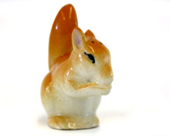 Vintage Occupied Japan Single Squirrel Shaker (E5950)