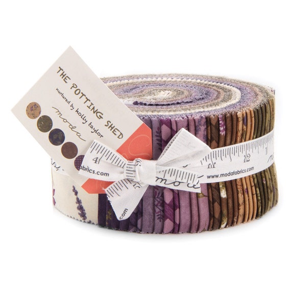 THE POTTING SHED Moda Jelly Roll fabric 40 2.5 inch strips Holly 