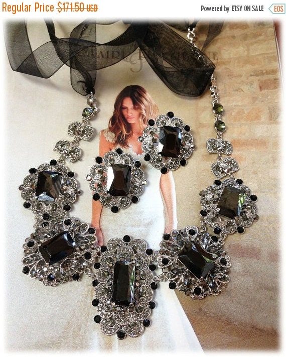 Wedding jewelry set, Bridal bib necklace and earrings, vintage inspired