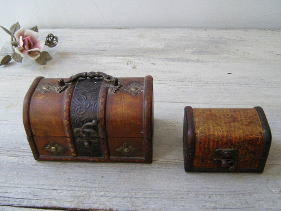 Rustic Ornate Wooden trunk Box set Embellished Brown by MeshuMaSH