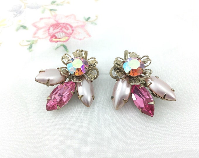 Pretty Vintage Pink Rhinestone Earrings. Pink Pearly Sparkly Designer Earrings. Rhinestone Clip ons. Pink Orange surora borealis earrings.