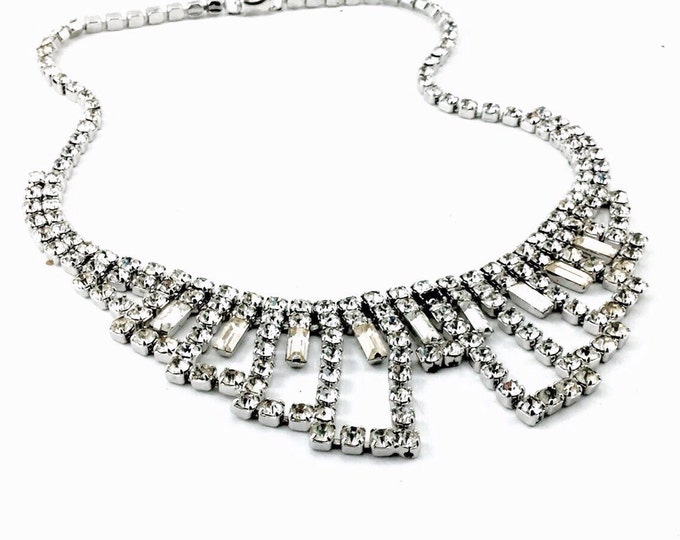 Glamorous Vintage Rhinestone Necklace, Sparkly Crystal Bib Necklace. Hollywood Glam Necklace. Vintage Clear Rhinestone Wedding Necklace.