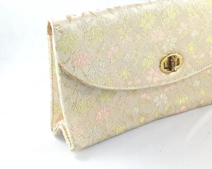 Classic Vintage Brocade Purse, Cream and Gold Design Floral Fabric. 1940s French Handbags, vintage floral handbag. Pegi Paris. Clutch