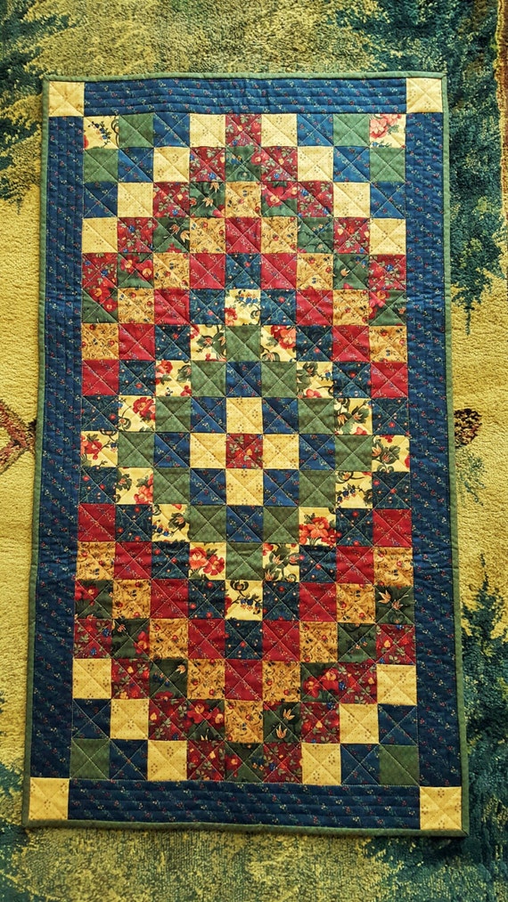 QUILT FALL AUTUMN Kansas Troubles fabrics table runner