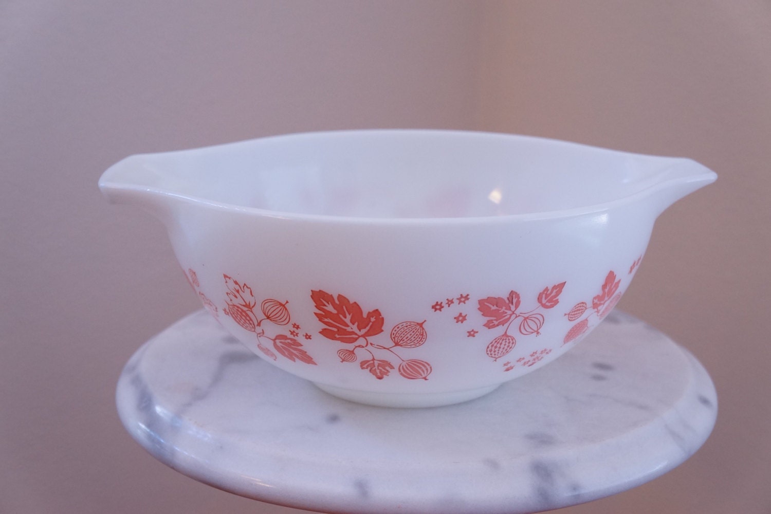 Classy Mixing Bowl by Pyrex — Amazing Vintage Bowl with Pretty Pink ...