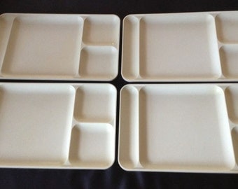 Four VINTAGE TUPPERWARE Large divided Picnic TRAYS #1543 kids Lunch dinner beige almond cream