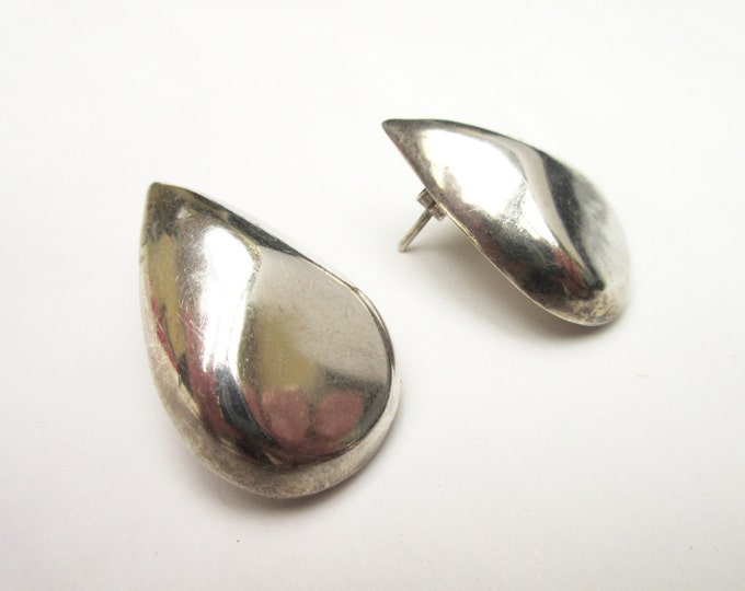 Sterling Tear drop earrings - Signed Taxco Mexico - Hallow silver pierced earring