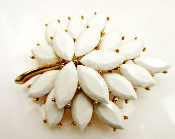 Crown Trifari Brooch - floral leaf - White thermoset plastic - Mid century Pin