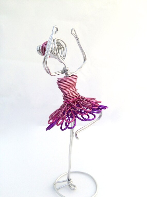 Ballerina wire sculpture by OneMillionRoses on Etsy