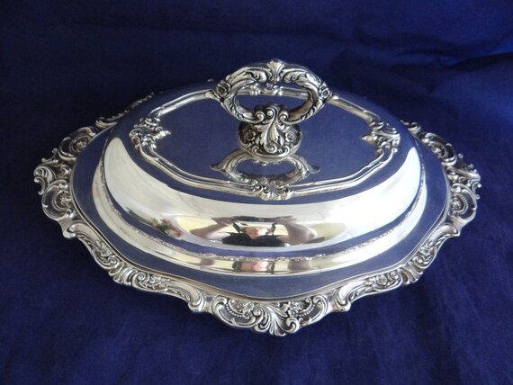 Stunning Wallace Baroque 281 Silverplate Covered Vegetable