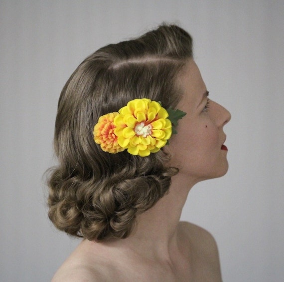 1940s Hair Accessories Flowers, Snoods, Clips, Bandanas