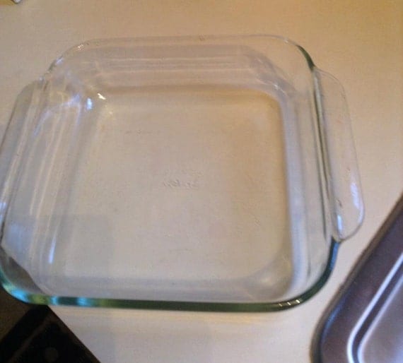 Pyrex brownie glass dish 8x8. Pretty old. This was when Pyrex