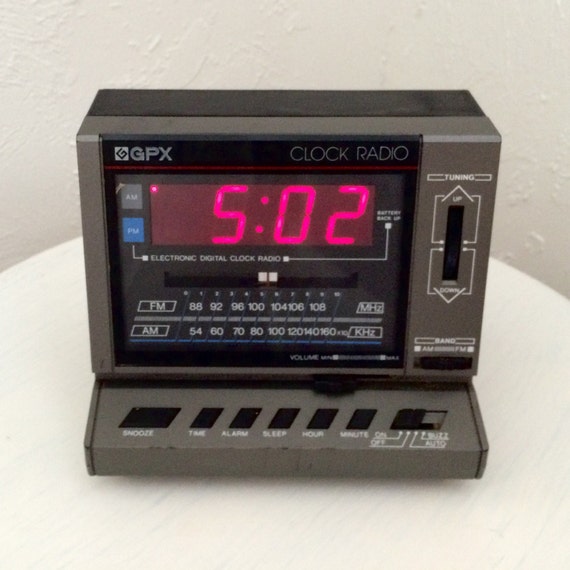Vintage GPX Digital Electronic Clock Radio snooze button