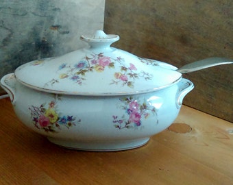 Serving dish, Serving bowl, Antique Maling Tureen, Cetem ware tureen, Victorian kitchen ware, victorian antique serving tureen, antique dish