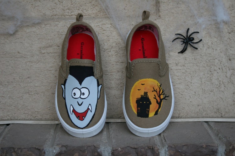 HAND PAINTED HALLOWEEN Vampire Shoes haunted house by HarMonet