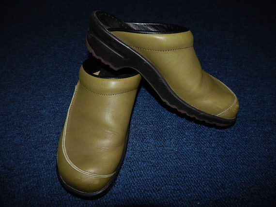 sanita rubber clogs