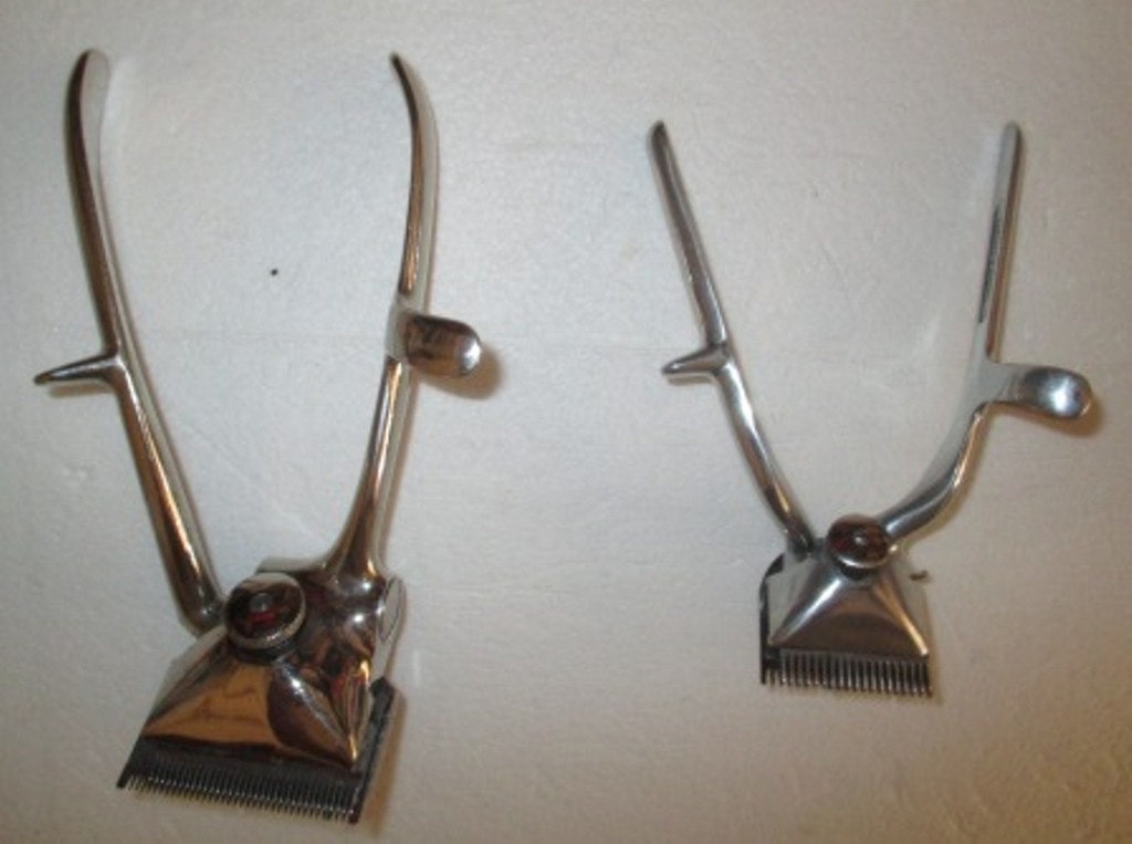 2 x Vintage Hand Held Hair Clippers La Parisienne 45 Made