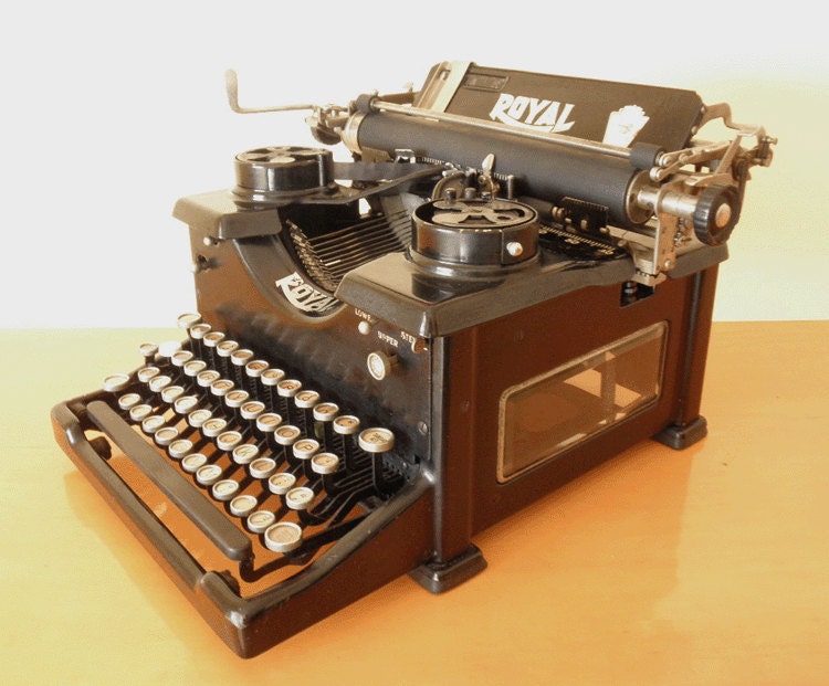 Beautiful 1930's Antique Royal Model 10 Typewriter with