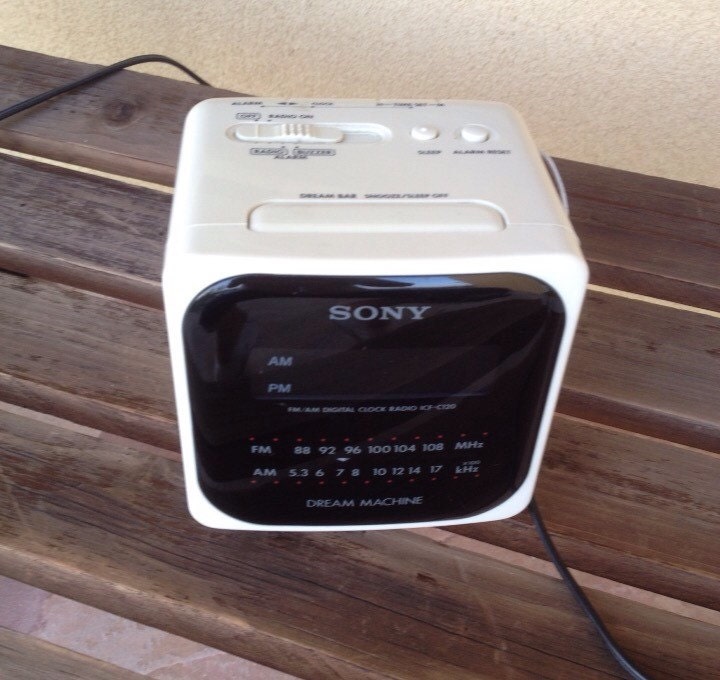 Vintage Radio Clock Sony Dream Machine '80s White Cube
