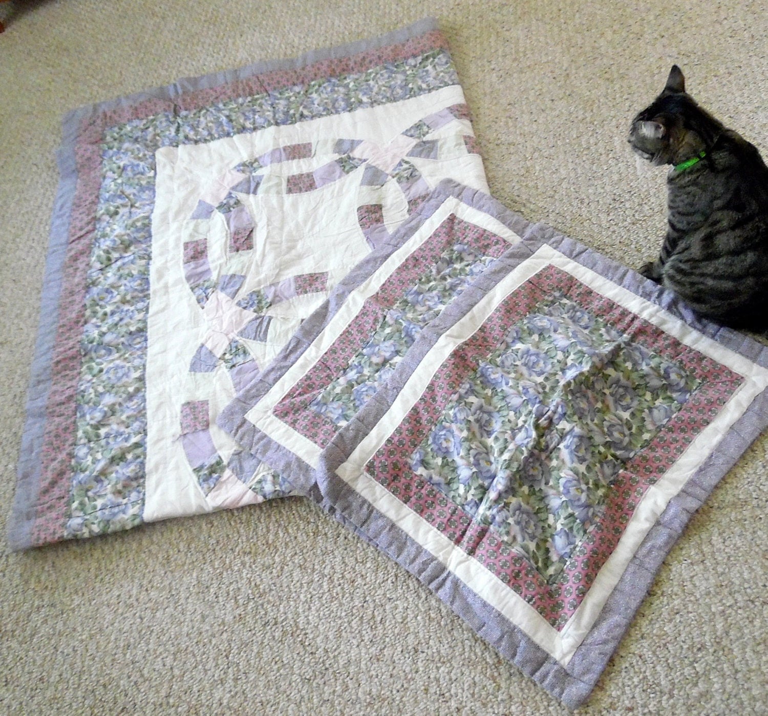 queen size double wedding ring quilt and 2 shams it is queen size double wedding ring quilt and 2 shams it is