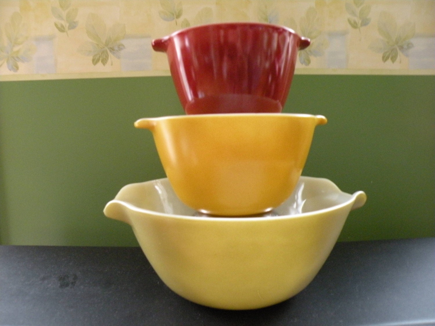 stacking mixing bowls