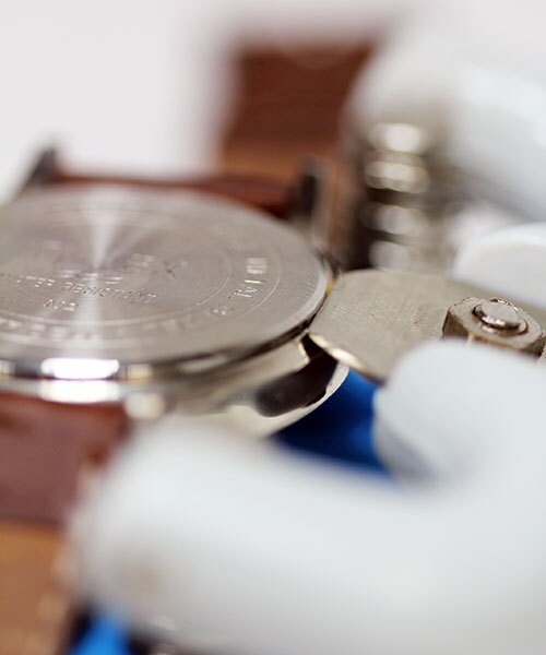 Economy Snap Back Watch Case Opener CO7120