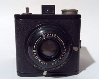 Vintage 1930s Kodak Brownie Special 616/120 film Box Camera/Excellent Condition