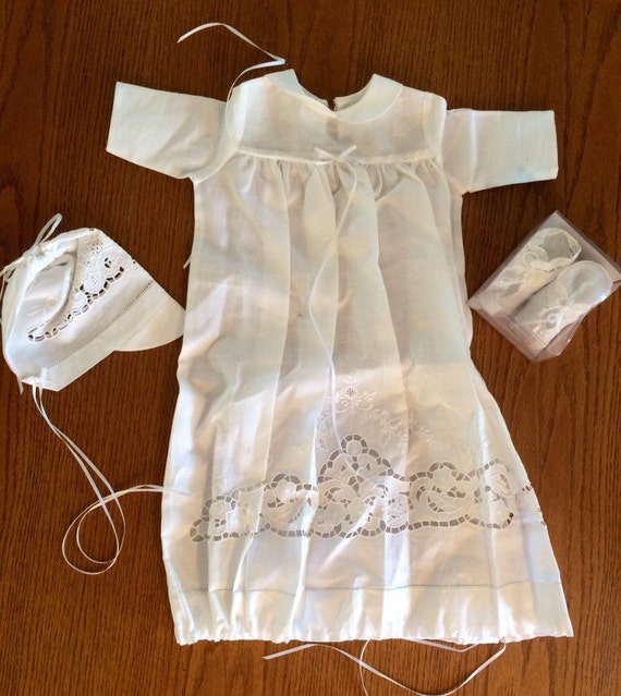 Baby christening outfit / brandnew never worn 03 months