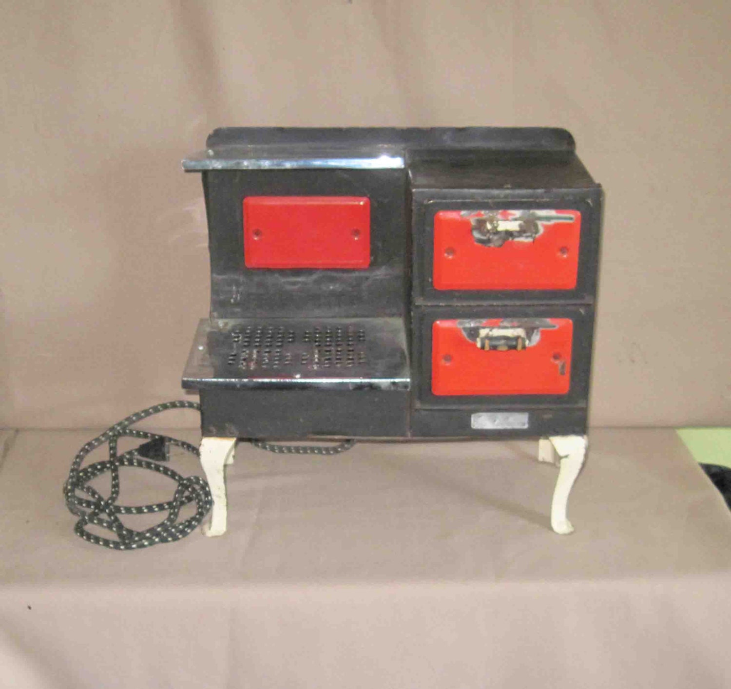 Vintage Empire Electric Toy Stove Double Ovens & Stove