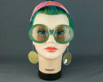 Vintage chain arm sunglasses Je-Dol/ Vintage 60s sunglasses/ Oversized round sunglasses/ 60s mod sunglasses/ Vintage green gold sunglasses