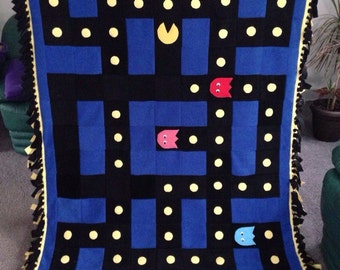 Close up Pacman Blanket by PiNiKoLi on DeviantArt in 2020 ...