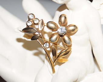 Sweet Vintage Brooch Bloom Gold Rhinestones