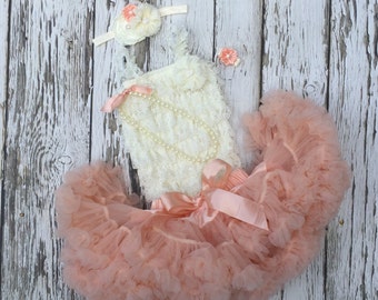 Baby girl first birthday outfit. 2nd birthday. Peach birthday. Cake smash outfit girl. Birthday tutus. 1st birthday tutu. Petti skirt
