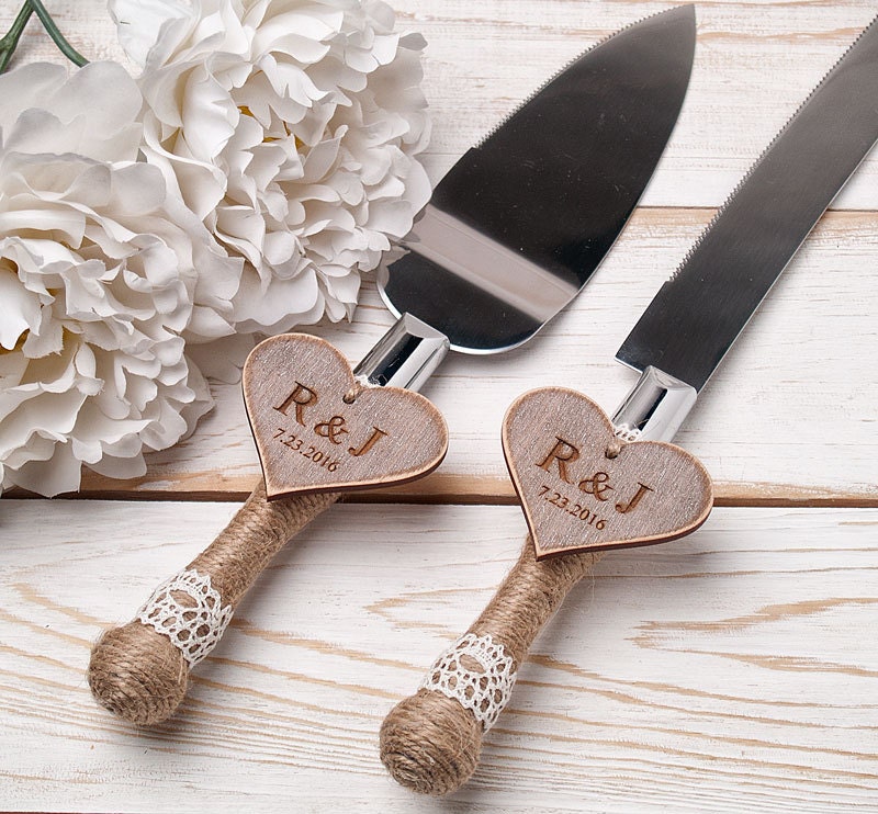 Modern wedding cake servers