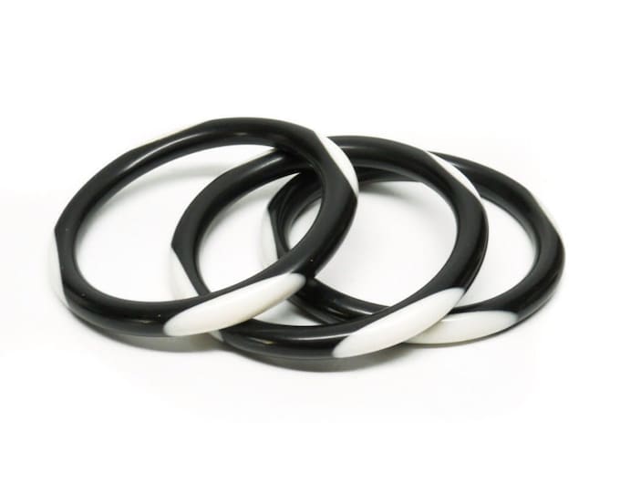 Storewide 25% Off SALE Vintage Set Of Three Acrylic Black Graphic Bangle Bracelet Featuring Classic Mid Century Designs