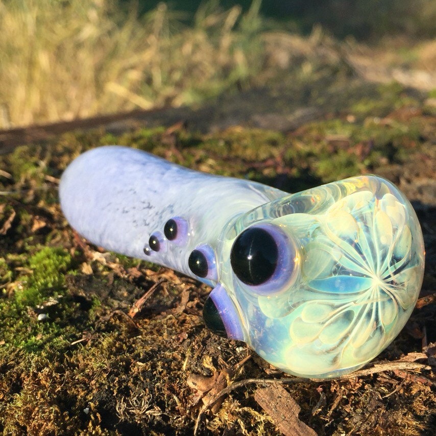 NEW Violet Dreams Glass Pipe Spoon Pipe Tobacco Pipe